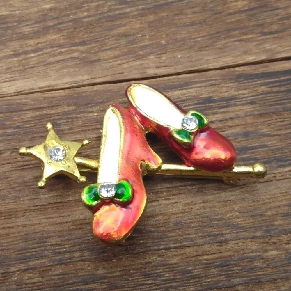 Fairy godmother magic wand slippers brooch B231‎